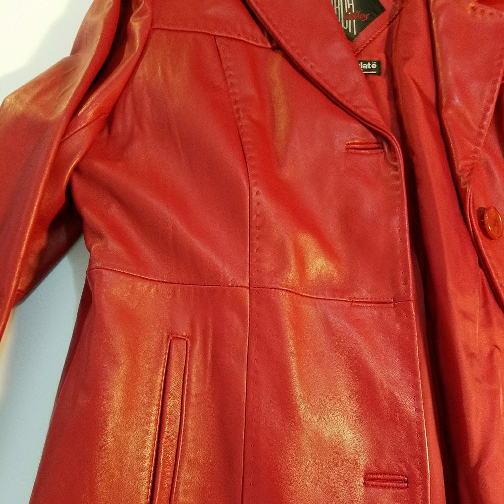 NEW: Tibor Ladies Red Leather Coat - Picture 3 of 7